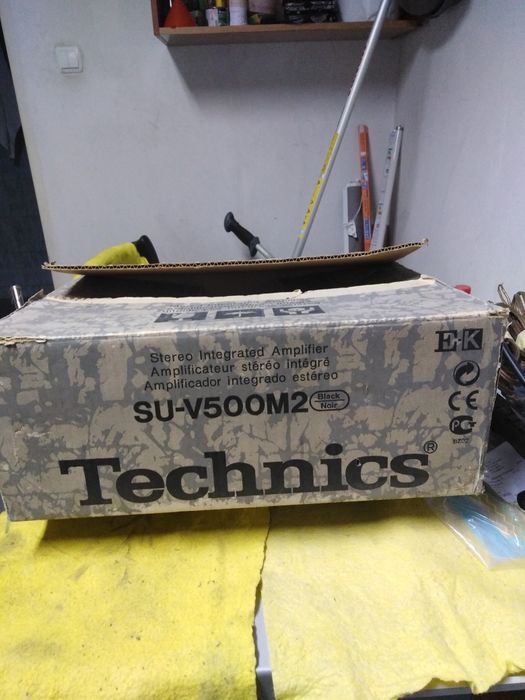 Pudełko amplituner Technics SU-V500M2.
