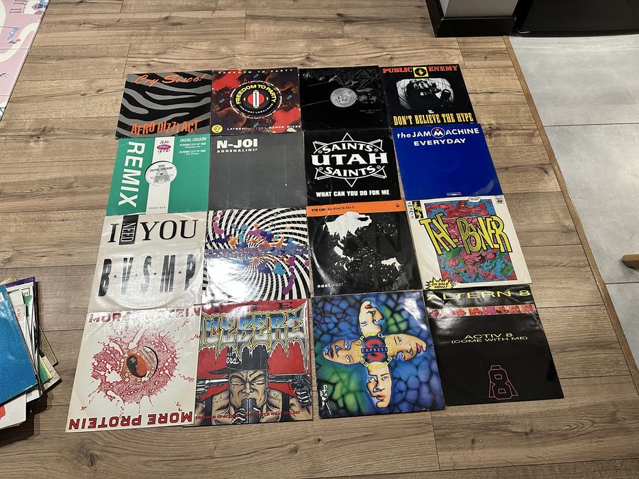 Zestaw 55 winyli sprzedawany jako całość