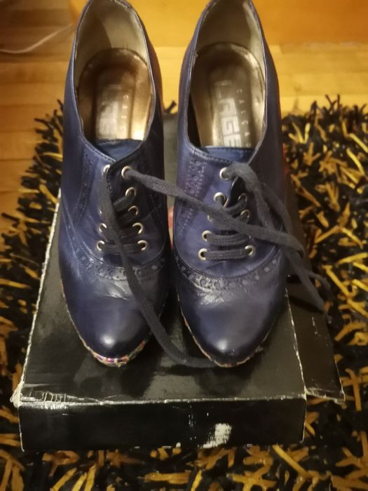 Sapatos de tacão  PREÇO FINAL para despachar