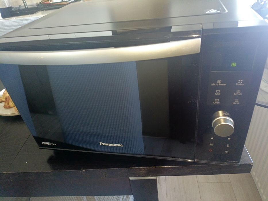 Kuchenka mikrofalowa inwertorowa ,piekarnik Panasonic