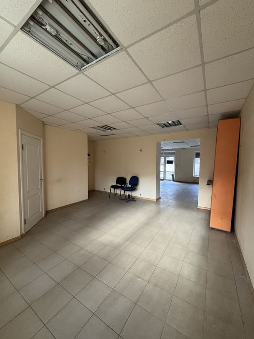 Орерда приміщення 72,3 м.кв, червона лінія, фасад