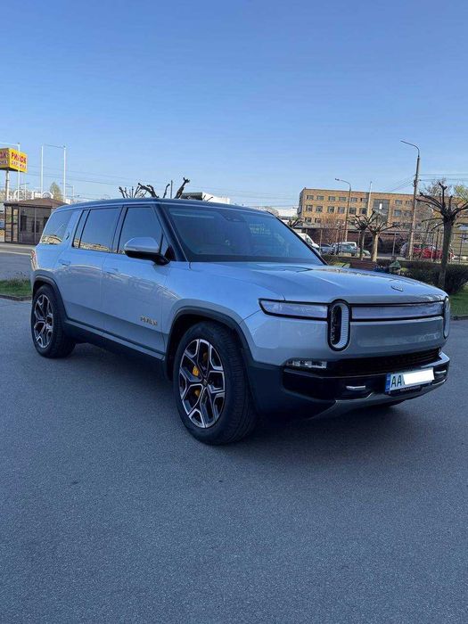 Rivian R1S Launch Edition