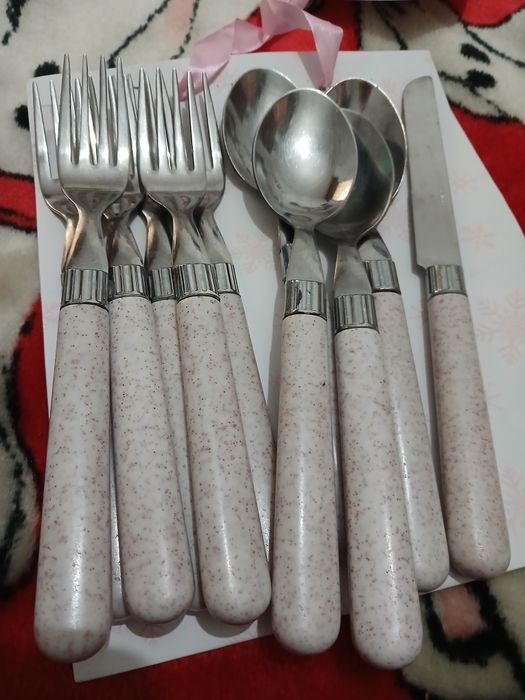 Colheres, garfos e faça