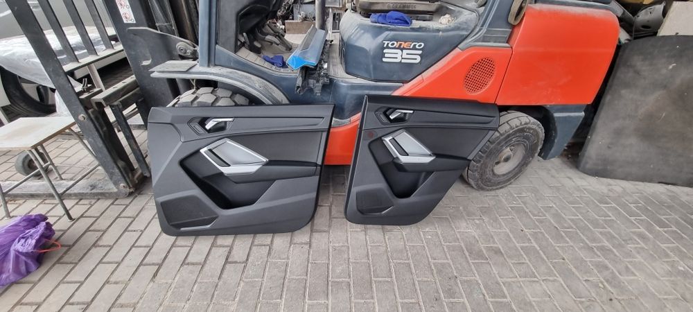 Boczek tapicerka Audi Q3 83A