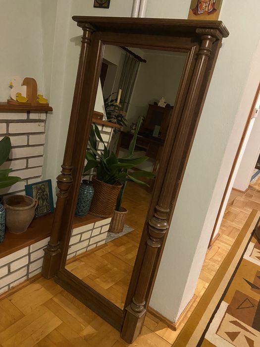 Stare lustro z wymienioną taflą