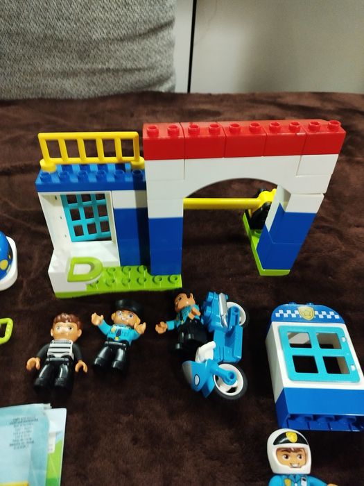 3 zestawy LEGO Duplo policja x 2 i super bohaterowie