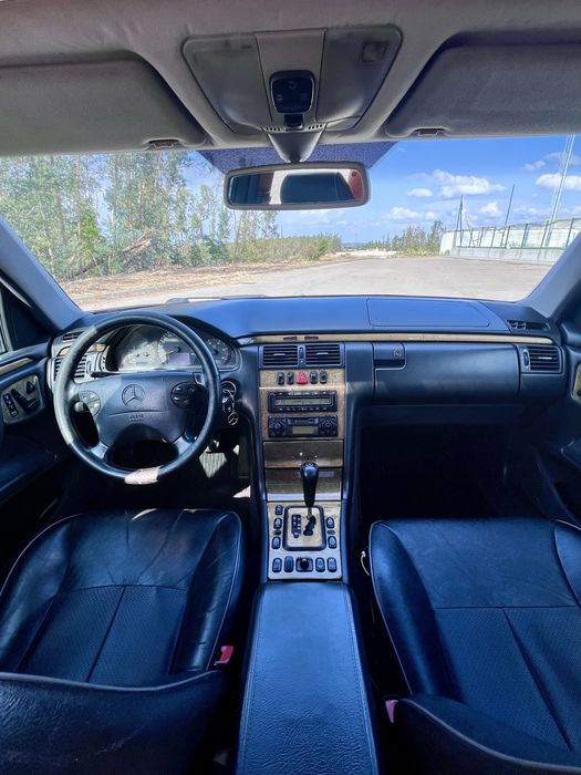 Mercedes-Benz E270 W210 Full Extras — fotografia 5