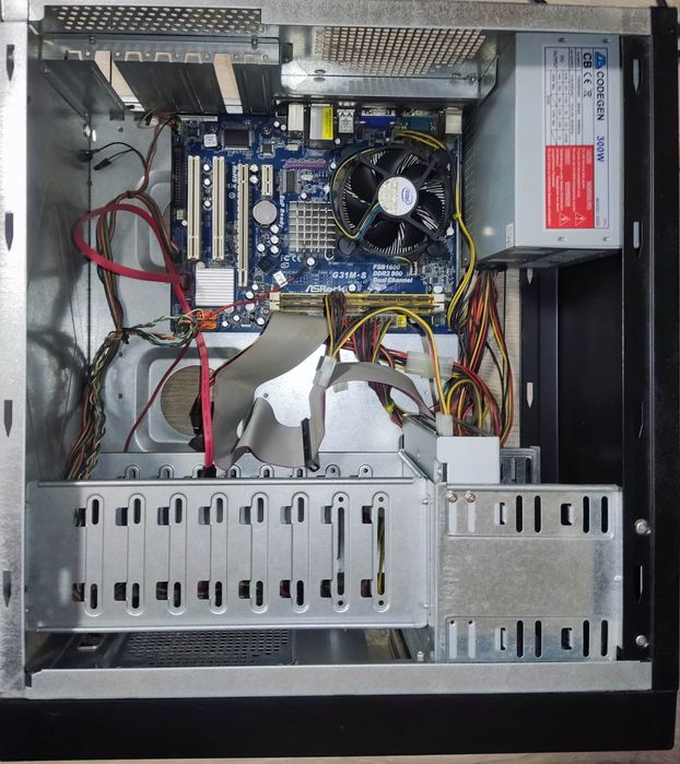 Системний блок Intel Celeron.