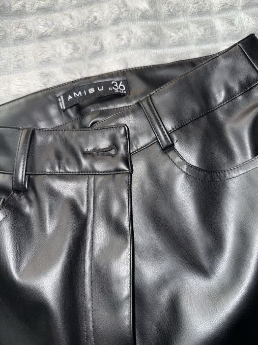 Шкіряні штани клеш на високій посадці