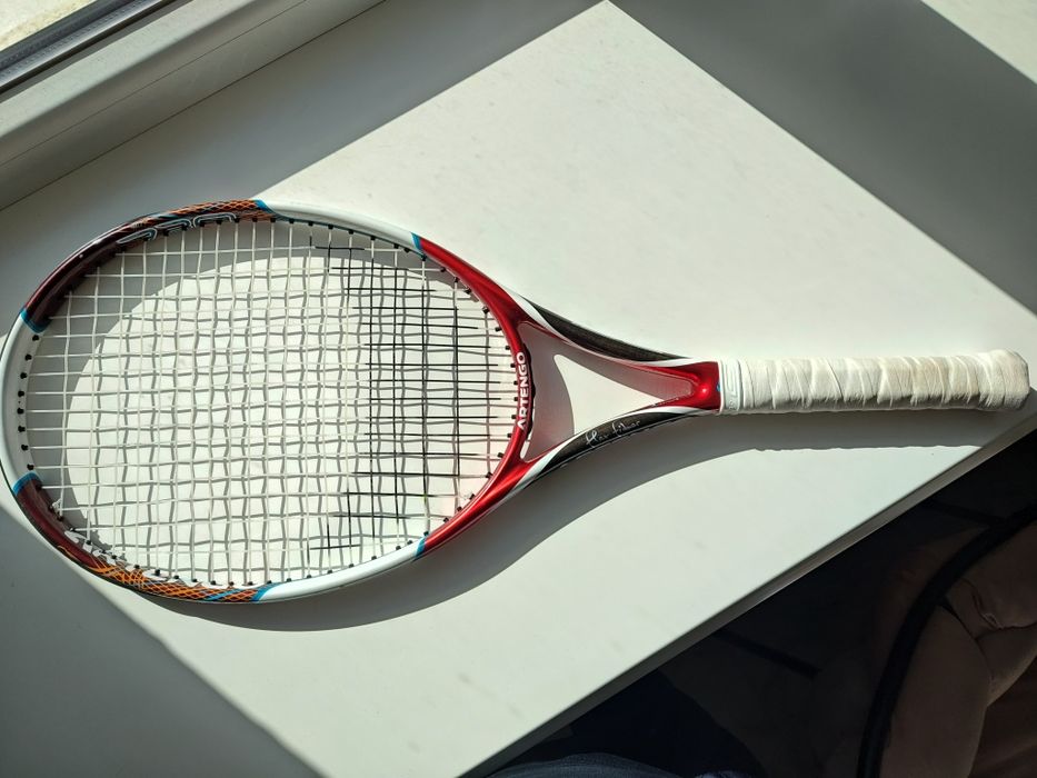 Ракетка для великого тенісу