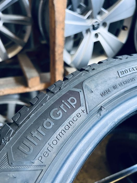 Шини Резина Зимові 235 45 18 Goodyear UltraGrip Performance 4шт