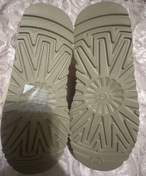 Ugg. (Уггі) (ugg)