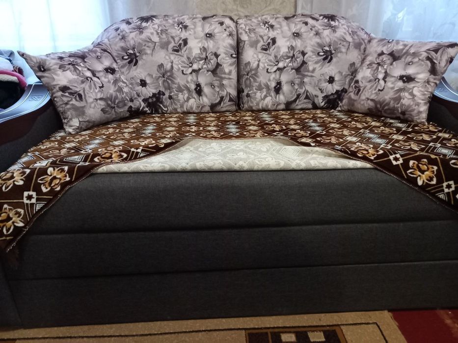 Продам розкладний диван