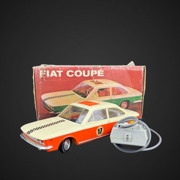 Piko zabawka na kablu PRL Vinatage Fiat 124 Coupe B51/072101