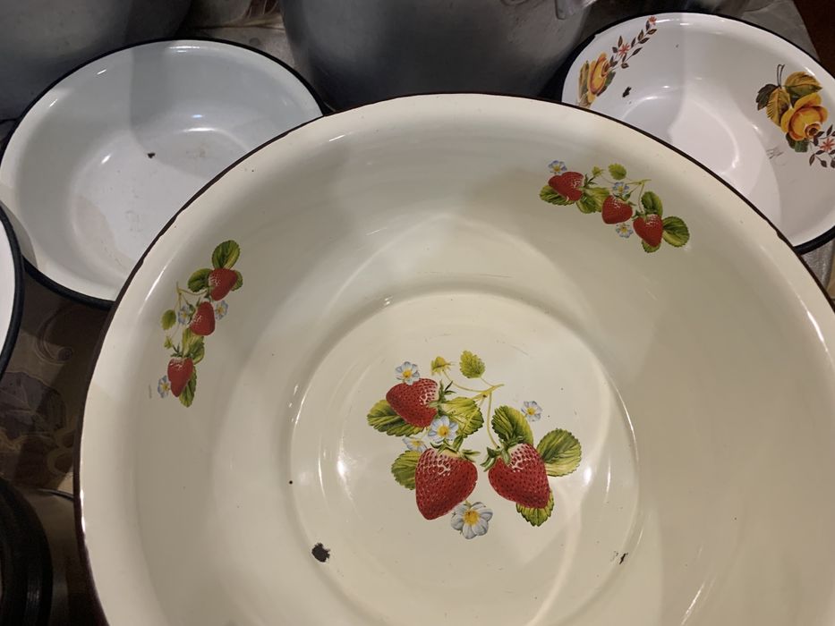 Кастрюли  ,миски