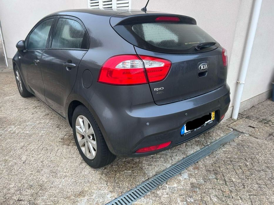 Kia Rio 1.2 CVVT More 2014 foto 2