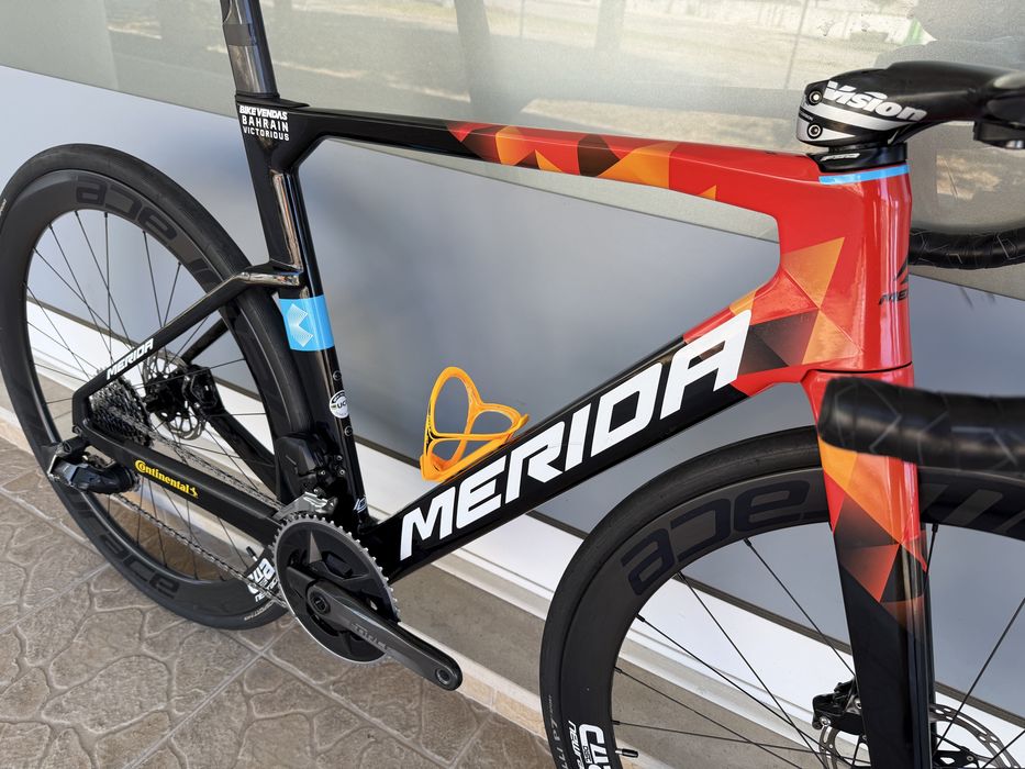 Bicicleta de estrada - Muito bem equipada AXS