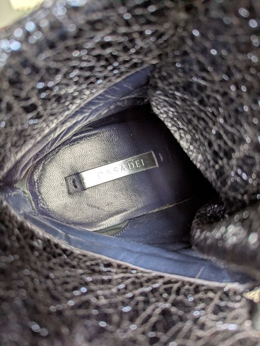 Продам черевики жіночі Casadei