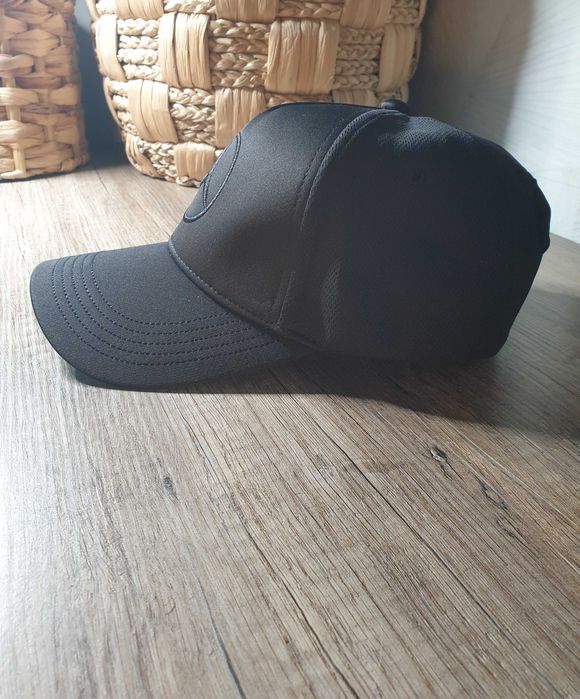Boné preto/turquesa da marca Mercedes-Benz