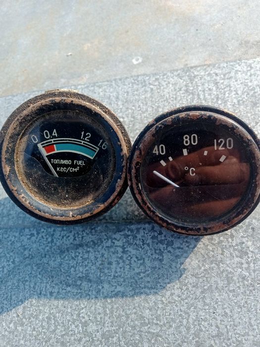 Продам два датчика.