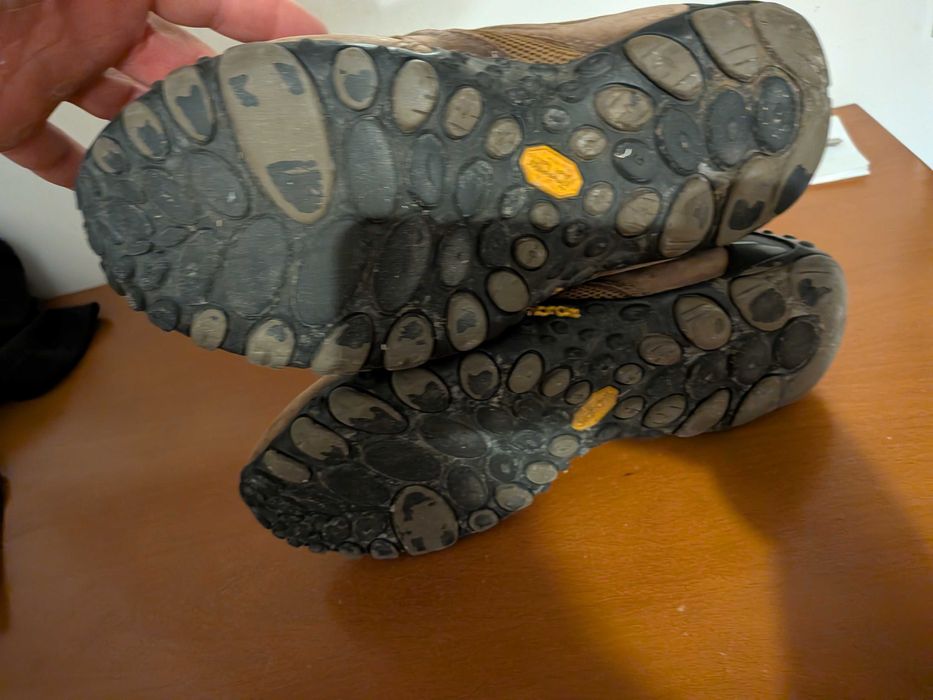 New Balance 574 (2 unidades) + Merrel (1 unidade) usados