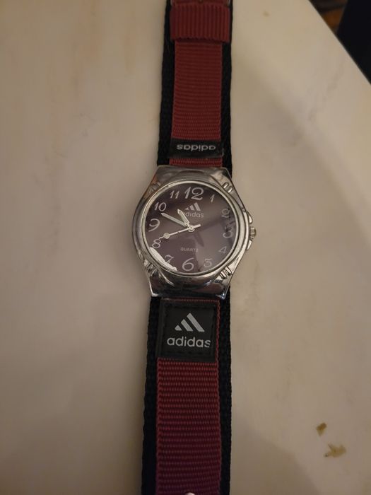 Relogio adidas em excelente estado