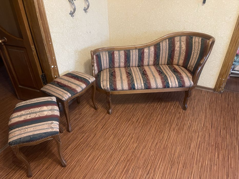 Продам мебель старинную