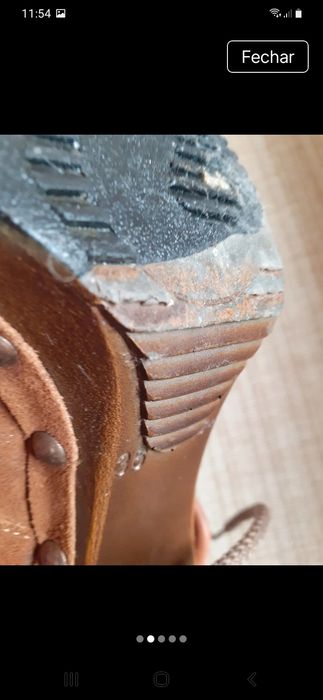 Botas castanhas bom estado  marca tapadas