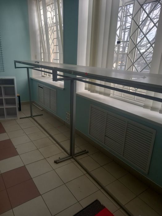 Стелаж вішалка торгова вітрина