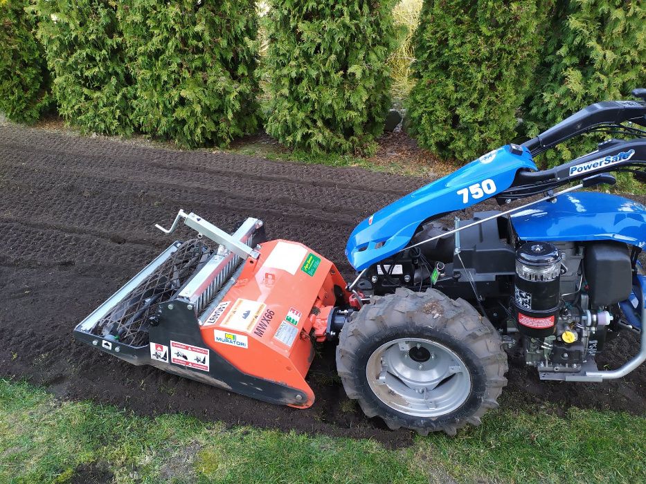 trawnik  siatka na krety  ogród od podstaw