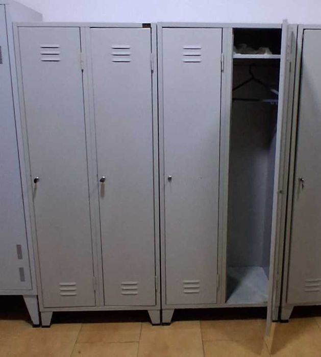 Cacifo metálico duplo, em excelente estado, 1 unidade disponível