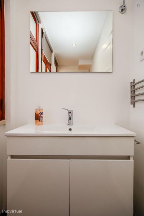 Apartamento com 1 quartos - localizado em  Coimbra