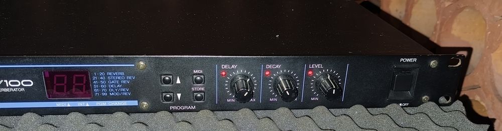 Yamaha rev100 reverberator