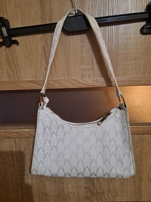 Torebka damska biala.