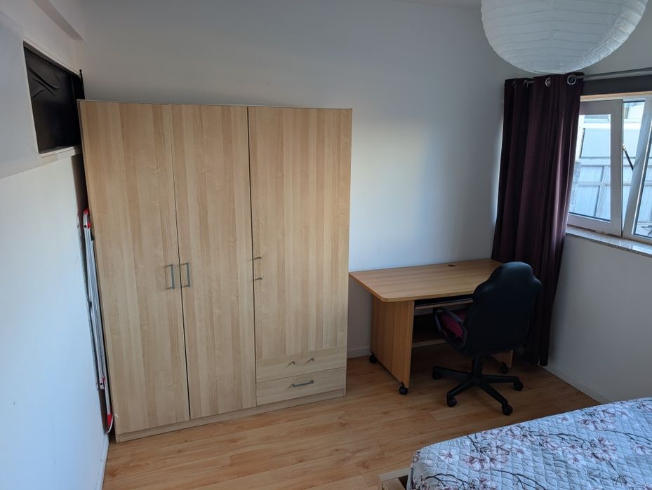 Quarto alugar junto ao Metro Gaia
