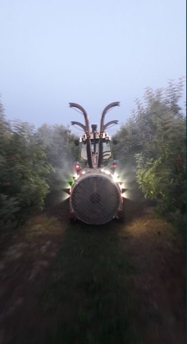 Opryskiwacz sadowniczy przystawka sadownicza porzeczka maliny