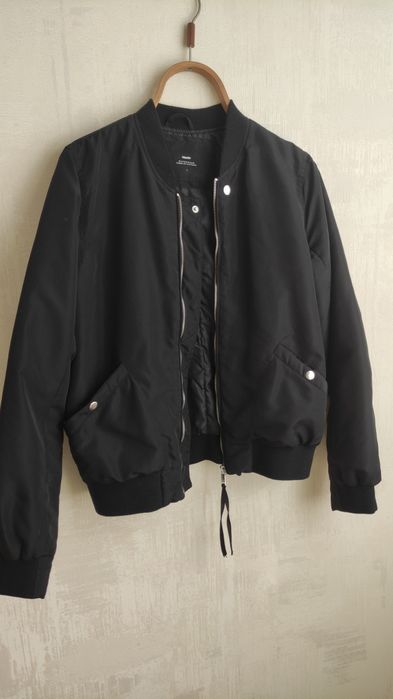 Жіночий бомбер Cropp