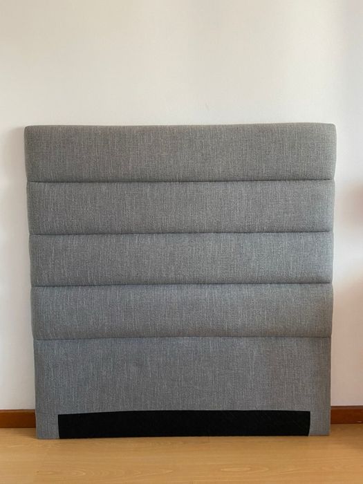 Cama Solteiro Completa: Sommier + Cabeceira Estofada Cinza + Colchão Climax