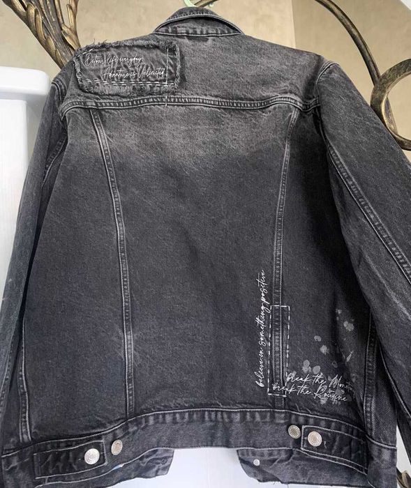 Стильна джинсова куртка ZARA p. L-M (EUR L, USA L, Mex 42)