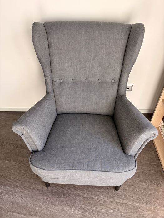 Poltrona Strandmon Ikea nova