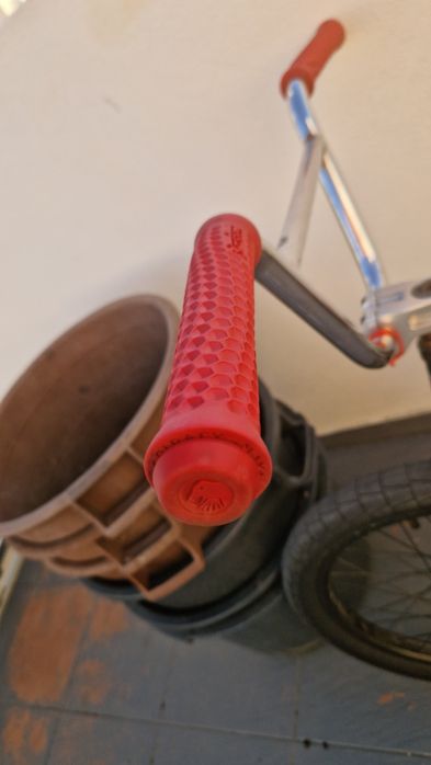 Vendo BMX com muitas peças boas