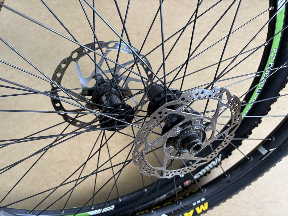 Вілсет 29" Bontrager на осях 142*12, 100*15 мм + ротори і резина.