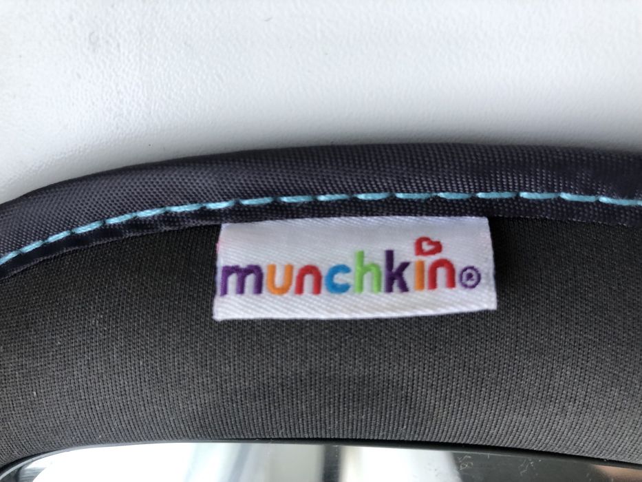 Детское автомобильное зеркало munchkin с потёртостямти