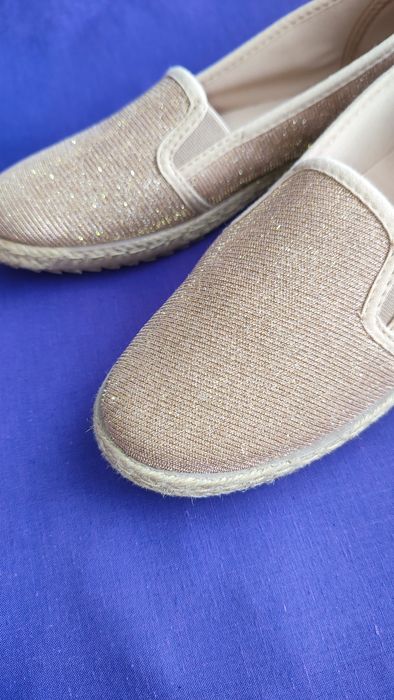 Продам мокасини жіночі