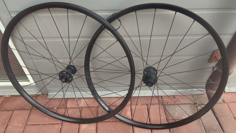 Koła 29 bontrager kove comp 25 boost shimano hg