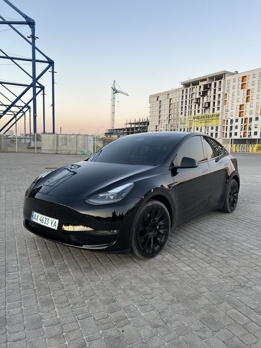 Продам Tesla Y  7 мест
