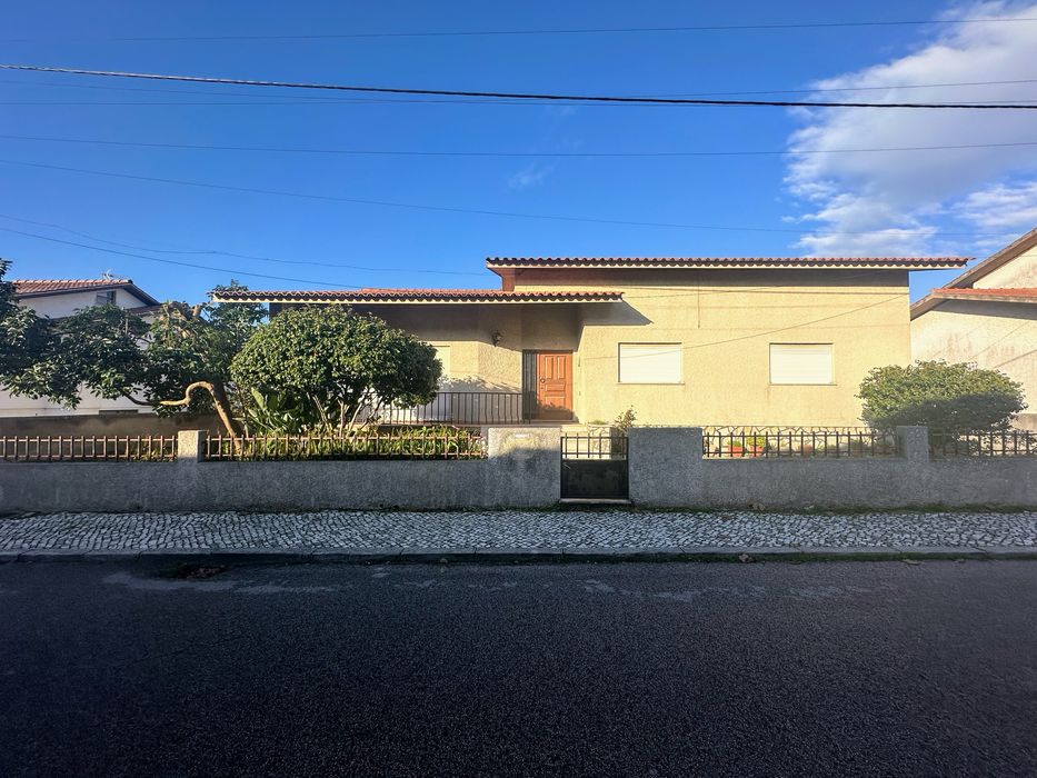 Moradia T5 no centro da Marinha Grande