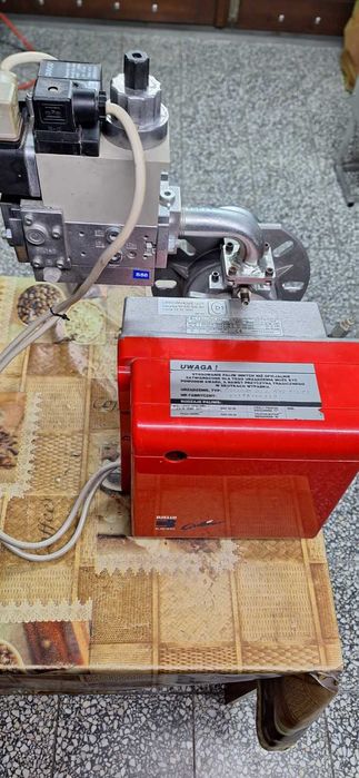 Sprzedam palnik gazowy RIELLO BS2 (kompletny - z rampą gazową).