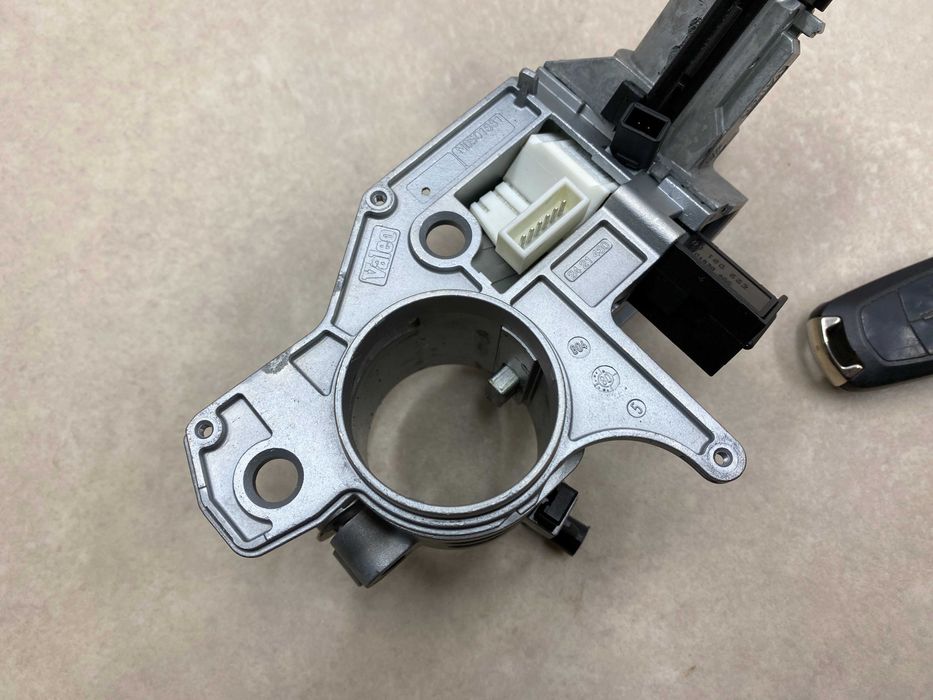 Замок запалювання Opel Astra H/Zafira B