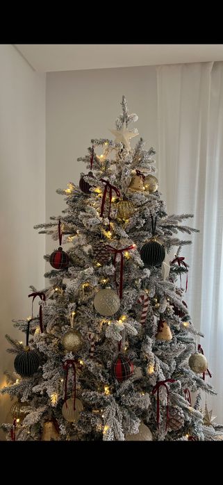 Árvore de Natal com luzes LED